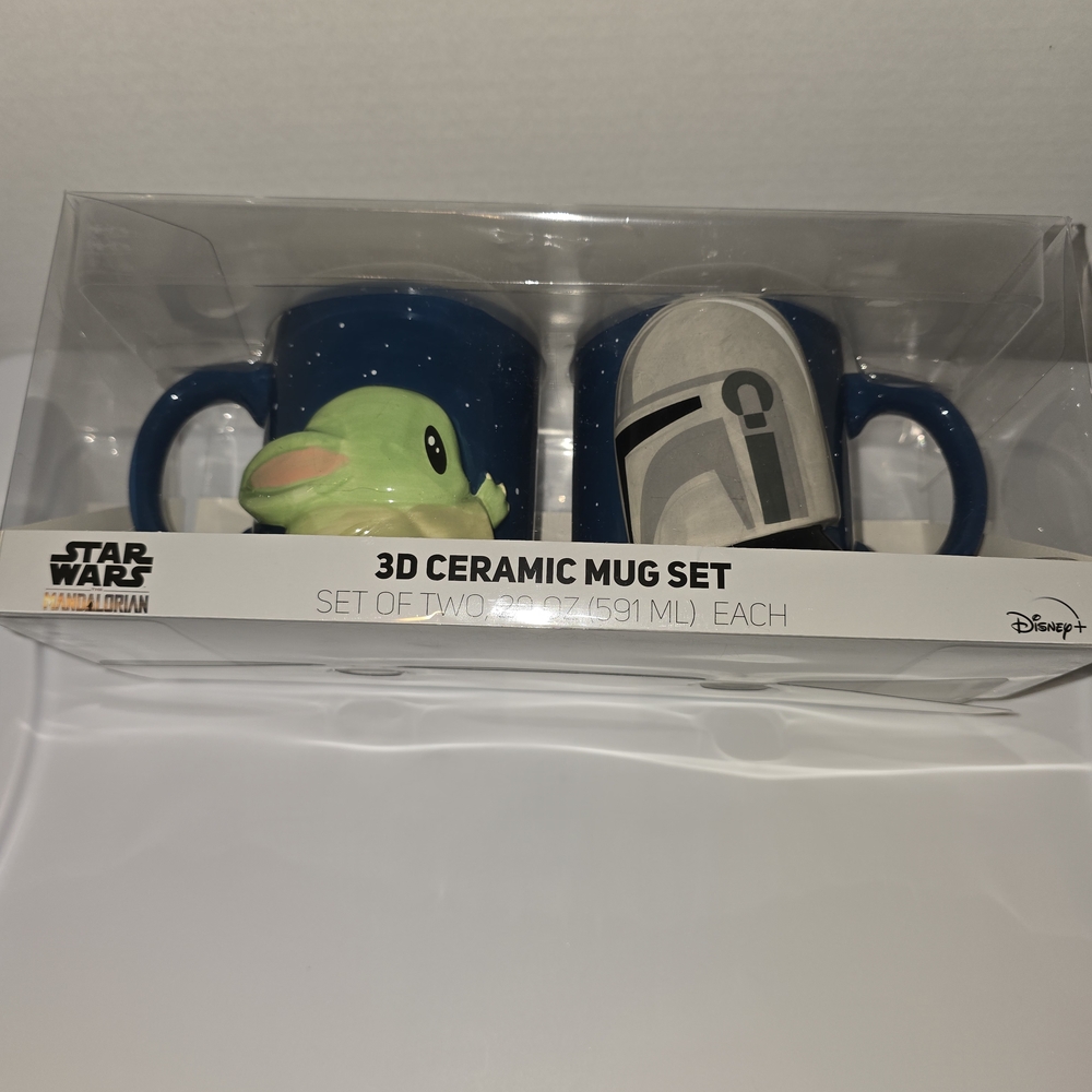 Star Wars Navy Blue 3D Mug Set with Green Grogu and Silver Mandalorian Helmet